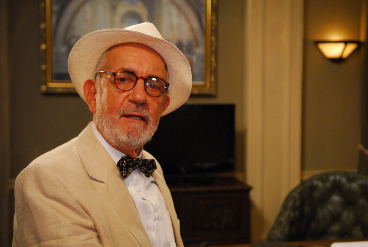 Ator Paulo José em cena de Na Forma da Lei