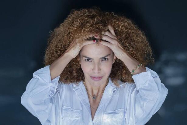 Vanessa da Mata posa para fotos de divulgação do musical ‘Clara Nunes - A Tal Guerreira’