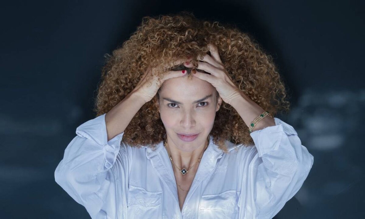 Vanessa da Mata posa para fotos de divulgação do musical ‘Clara Nunes - A Tal Guerreira’