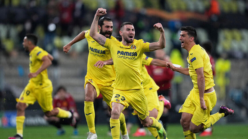 Jogadores do Villareal comemoram o título da Liga Europa sobre o Manchester United