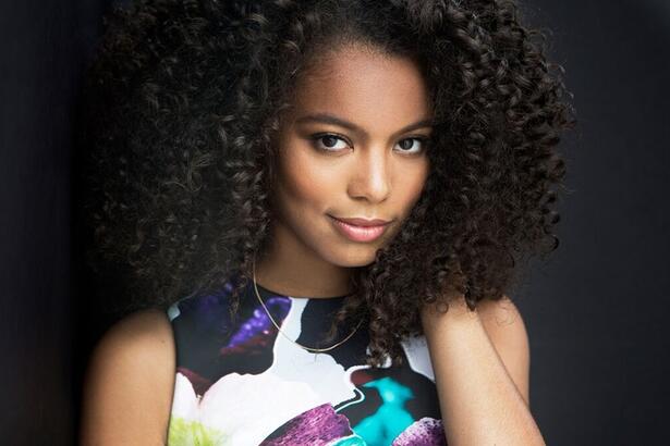 Jaz Sinclair posa para foto, atriz será uma das protagonistas da série derivada de 'The Boys' do Amazon Prime Video