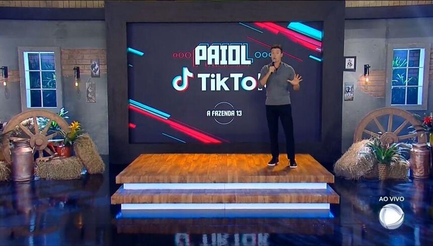 Rodrigo Faro nos estúdios do Paiol Tik Tok