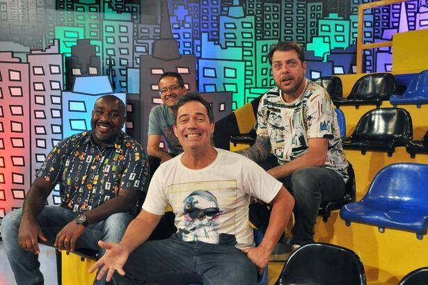 Tatola Godas, Dennys Motta, Ricardinho Mendonça e Ângelo Campos nos estúdios do Encrenca, na RedeTV!