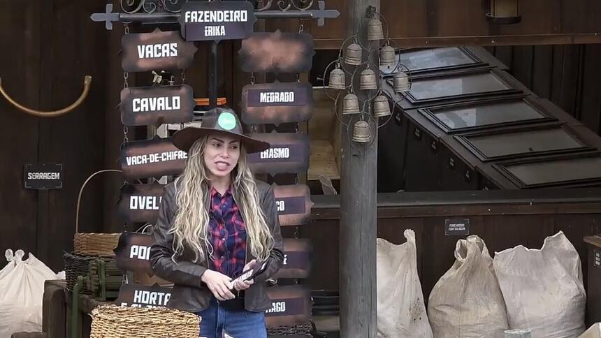 Erika ganhou a Prova do Fazendeiro e nesta manhã a dançarina dividiu as tarefas para o peão. A dançarina causou um clima tenso em colocar Bil Araújo para as vacas e ao tentar colocar Gui nas aves.