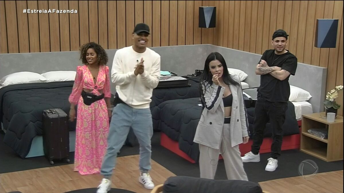 Sthe Matos, Alisson Jordan, Mah Tavares e Krawk comemoram entrada no Paiol Tiktok de A Fazenda 13