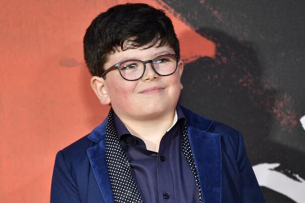 Archie Yates posa para foto, ator é o protagonista do filme ‘Esqueceram de Mim no Lar, Doce Lar’ do Disney+