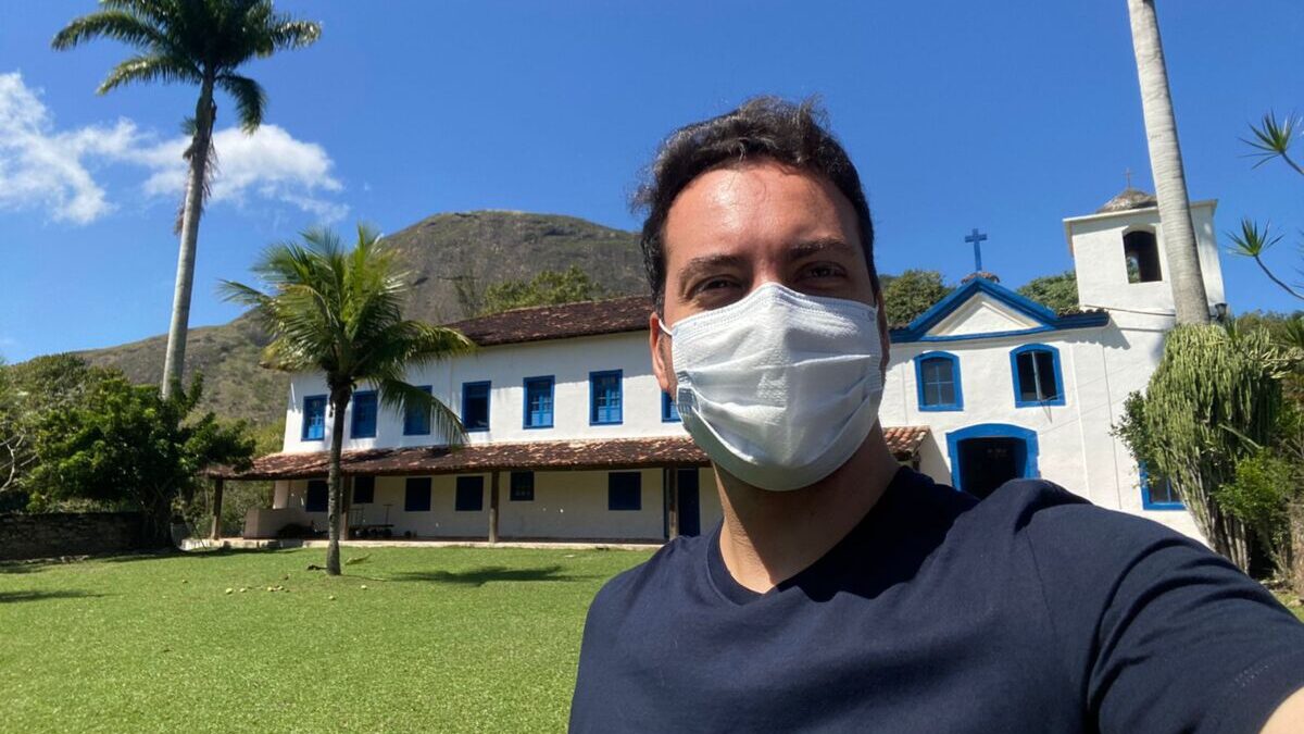 Diego Haidar em um trecho de gravação do Globo Repórter - no interior do Rio de Janeiro