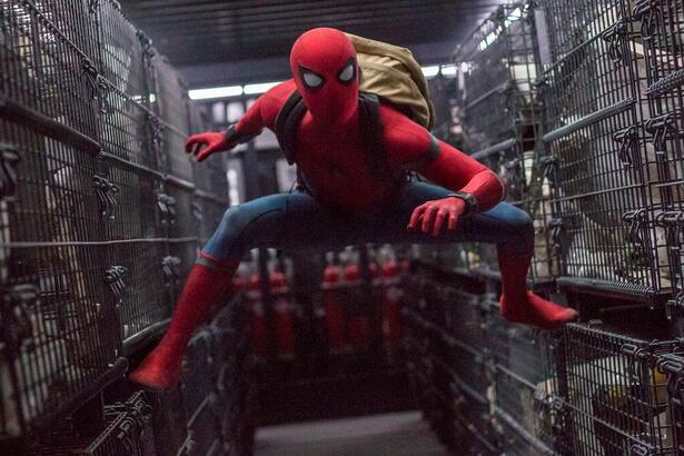 Trecho do filme Homem-Aranha: De Volta Ao Lar, exibido pela TV Globo na Temperatura Máxima