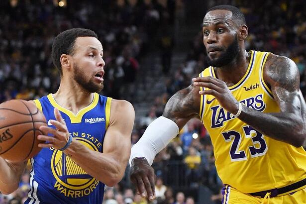 Jogo entre Los Angeles Lakers e Golden State Warriors pela NBA