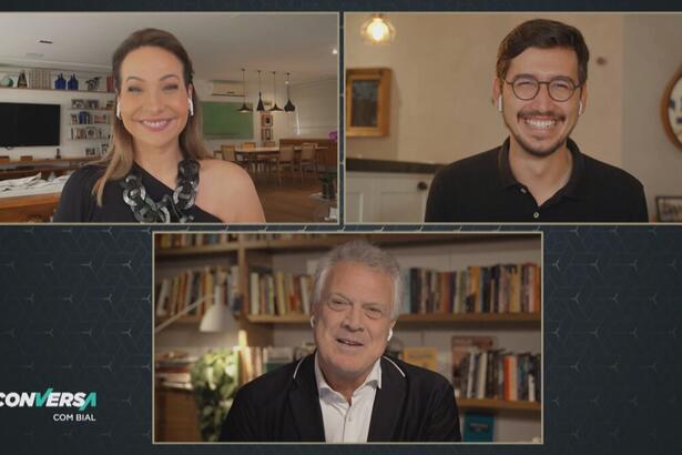 Maria Beltrão, Nilson Klava e Pedro Bial durante gravação do Conversa com Bial via videochamada