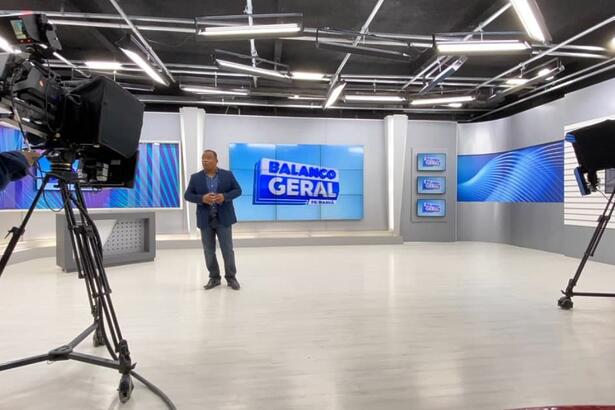 Evenilson Santana apresentando o Balanço Geral PE - Manhã na TV Guararapes, Record TV