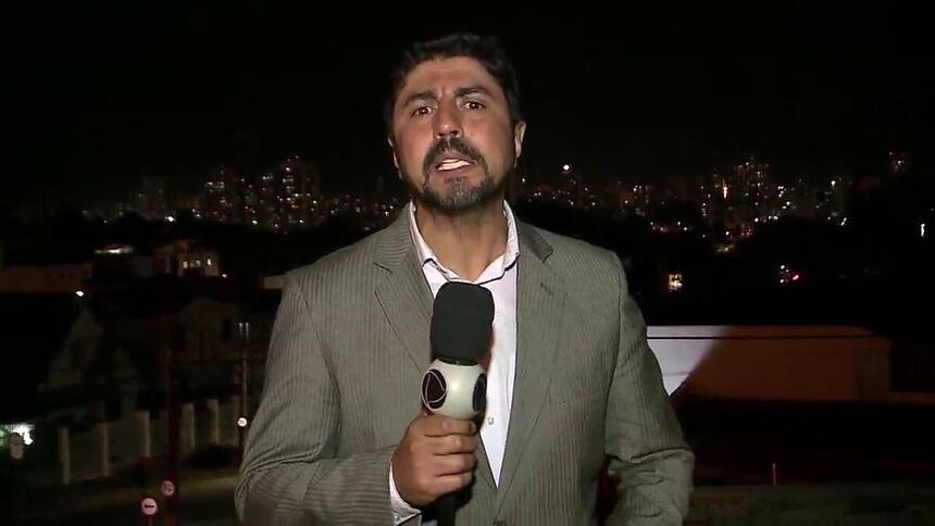 Nader Khalil durante uma reportagem