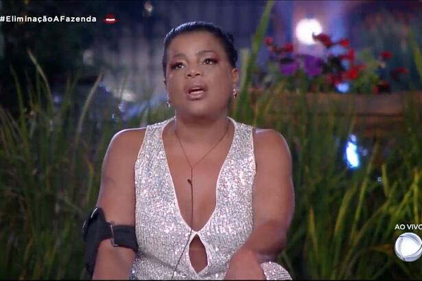 Tati gravou nesta sexta-feira o Hora do Faro após ser eliminada de A Fazenda 13. A cantora detonou Gui Araujo e colocou 11 placas negativas em Gui Araujo.