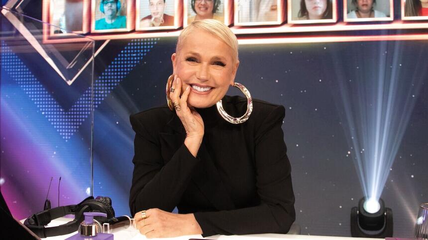 Xuxa nos bastidores da gravação do quadro Dança dos Famosos