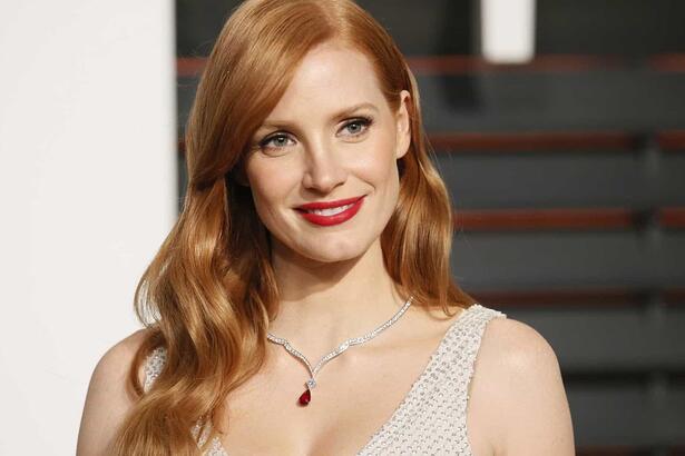 Jessica Chastain posa para foto, atriz estrela filme de espiãs 'As Agentes 355'