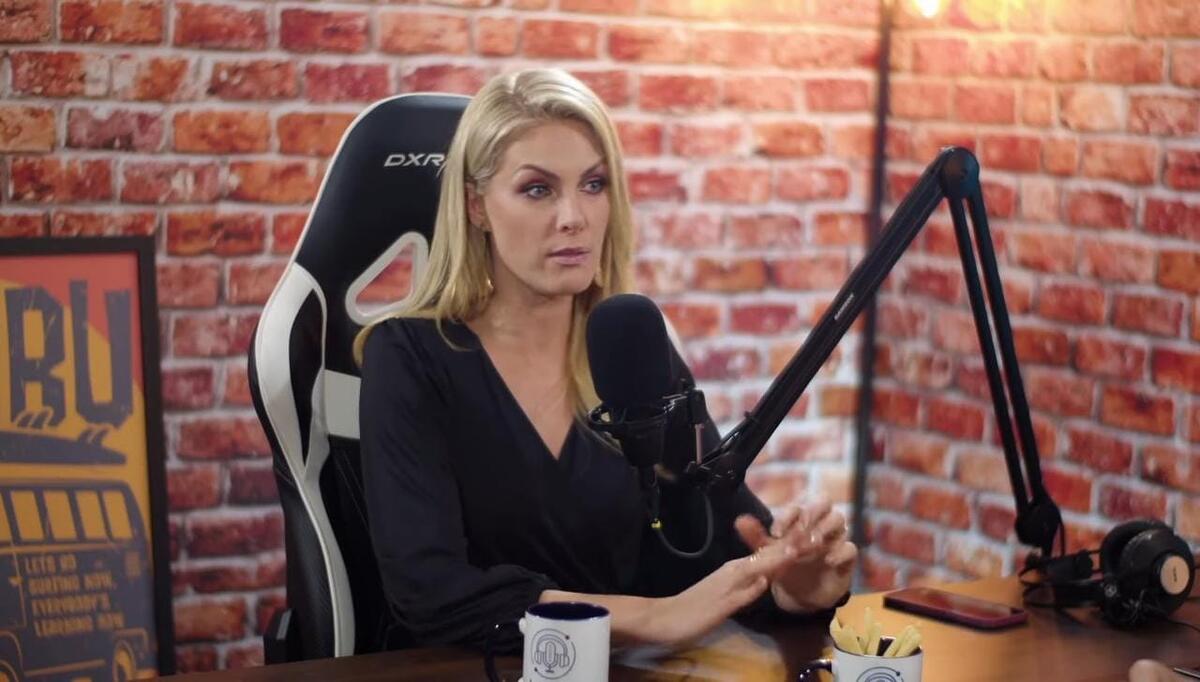 Ana Hickmann durante entrevista ao Link Podcast