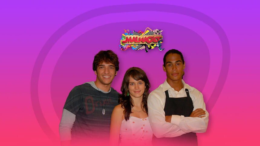 Protagonistas de Malhação 2009 ao lado do logo da novela para o resumo diário