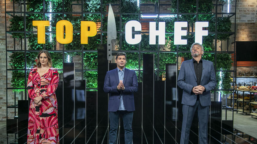 Felipe Bronze, Ailin Aleixo e Emmanuel Bassoleil nos estúdios do Top Chef Brasil