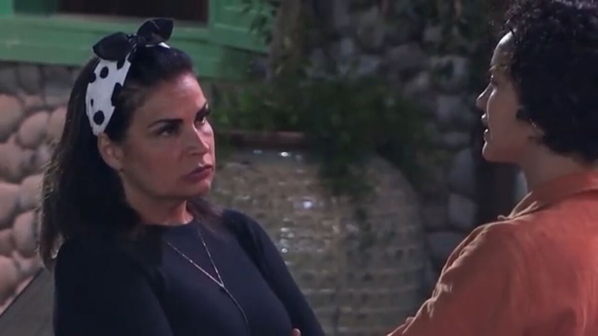 Aline contou para Solange durante madrugada em A Fazenda 13 o motivo que se afastou de Dayane: "Falava mal de todo mundo".