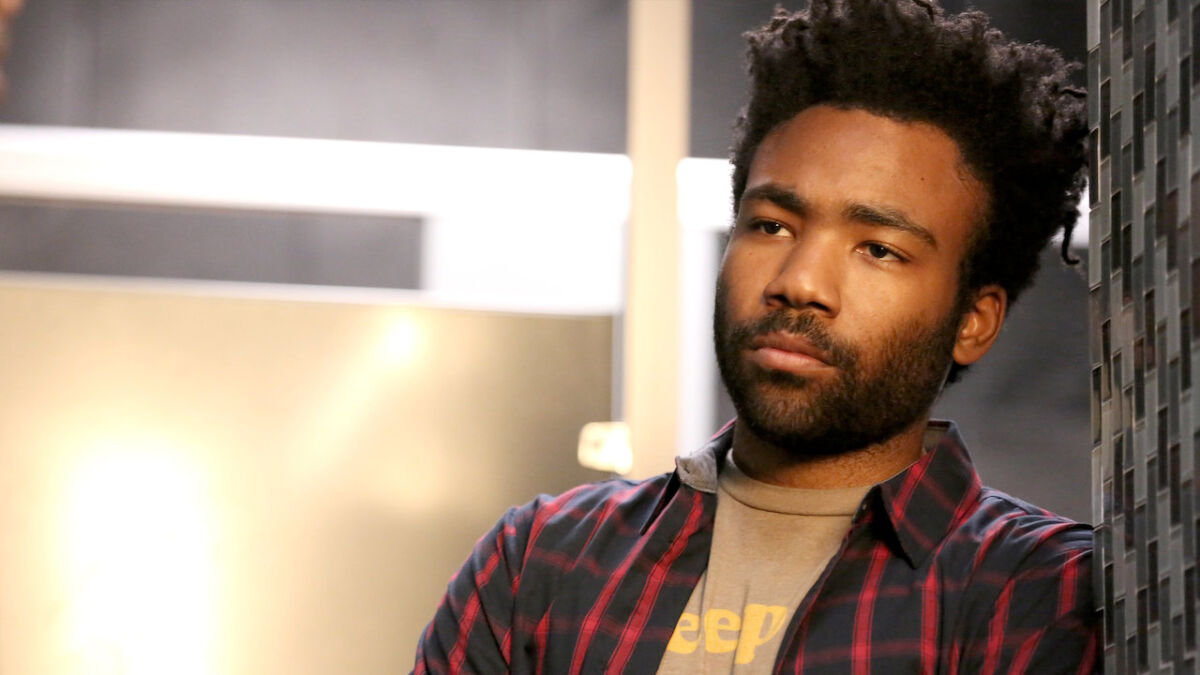 Donald Glover em cena de Atlanta