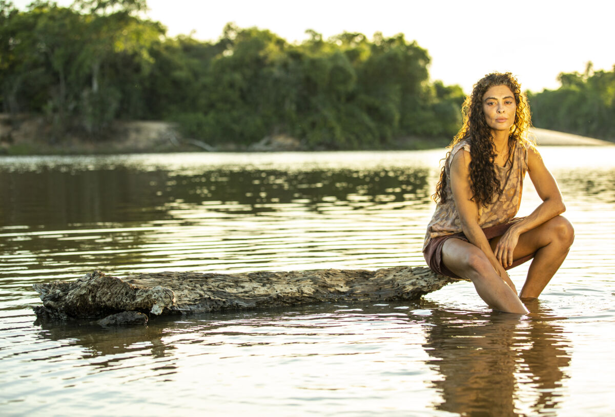 Juliana Paes em cena de Pantanal