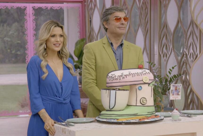 Jurados do Bake Off, Beka Milano e Olivier Anquier, na final do reality