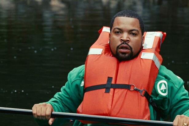 Ice Cube em cena do filme Uma Casa de Pernas Pro Ar