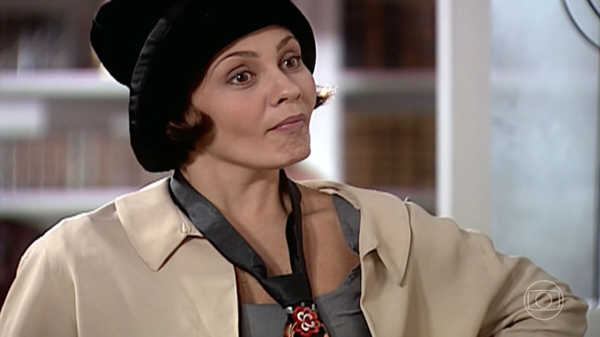 Adriana Esteves em O Cravo e a Rosa