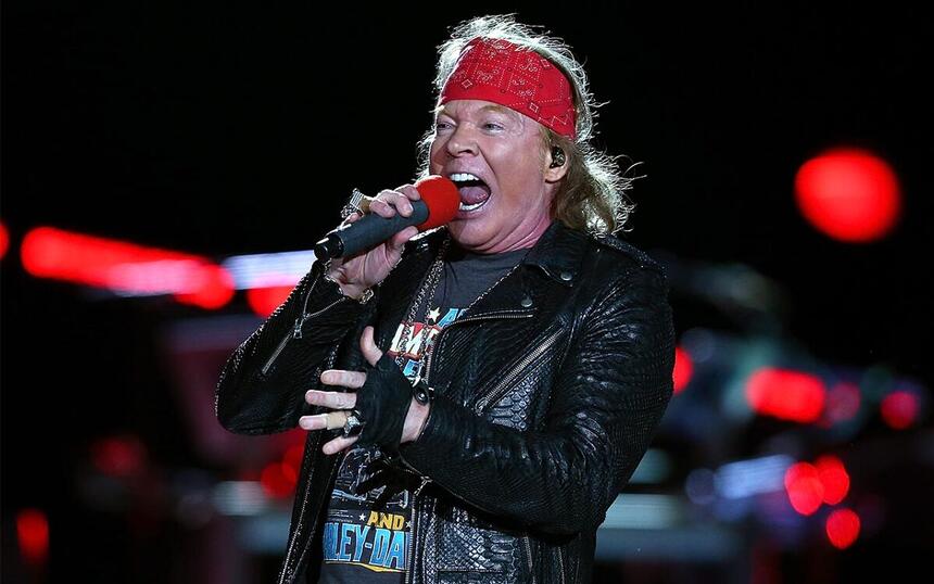 Axl Rose canta de forma expressiva em show, banda Guns N’ Roses está confirmada no Rock In Rio 2022