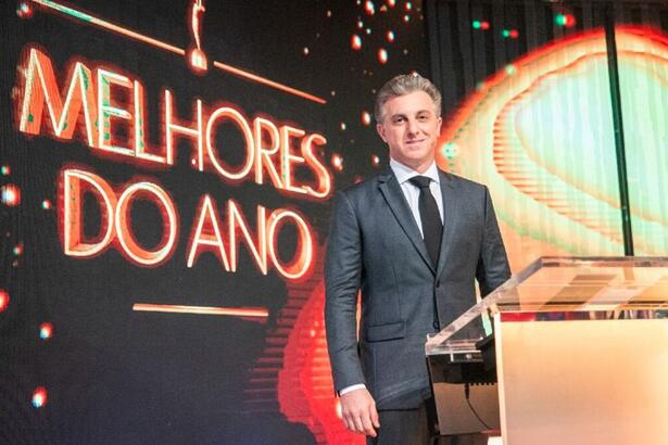 Luciano Huck no palco do Melhores do Ano