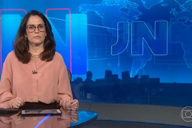 Ana Luiza Guimarães na bancada do Jornal Nacional