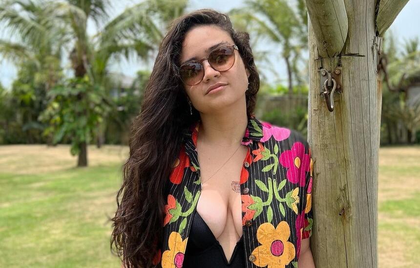 Cantora Luiza em foto de divulgação