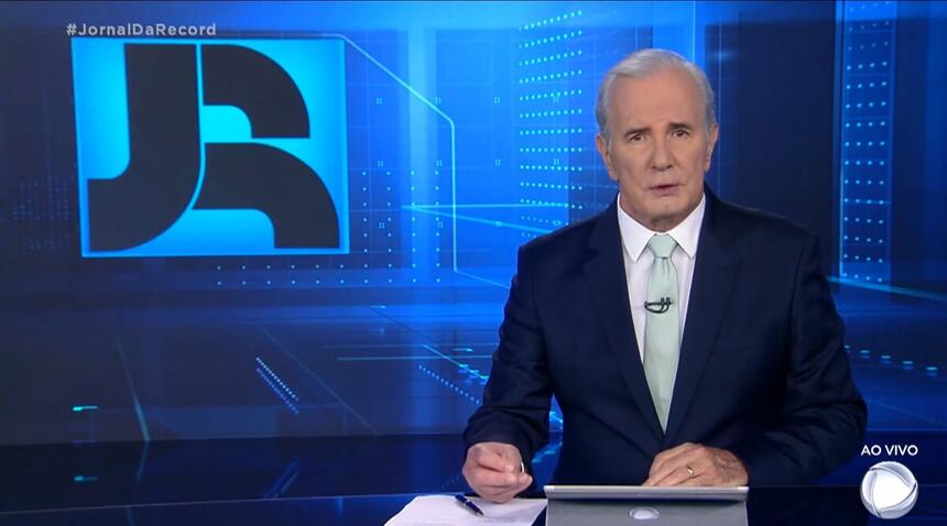 Celso Freitas na bancada do Jornal da Record