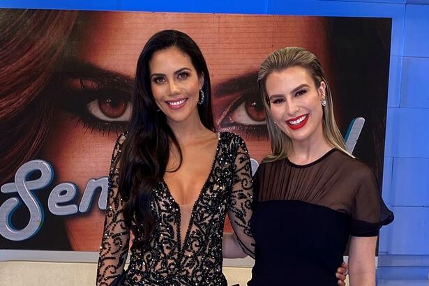 Fernanda Keulla e Daniela Albuquerque em foto posada nos estúdios do Sensaconal