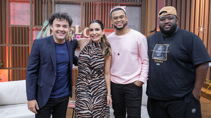 Gui Santana. Ticiana, Jefferson Machado e Ítalo em foto posada nos estúdios do Duelo de Mães, na Band