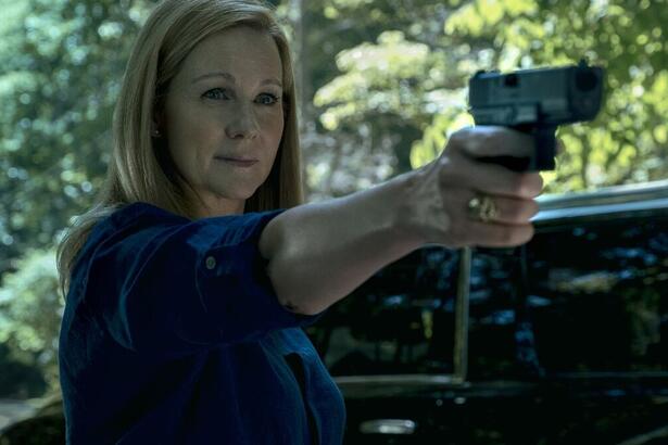 Laura Linney em cena de Ozark