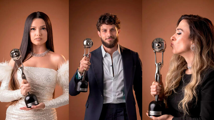 Juliette, Chay Suede e Tata Werneck segurando o troféu do Melhores do Ano - montagem