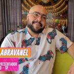 Tiago Abravanel na chamada do BBB 22
