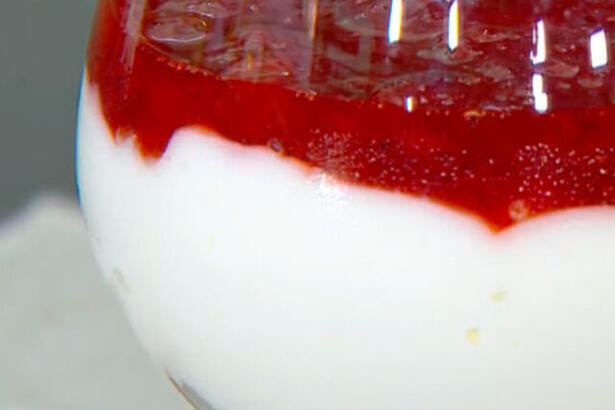 cropped-Cheesecake-de-morango-copo.jpg