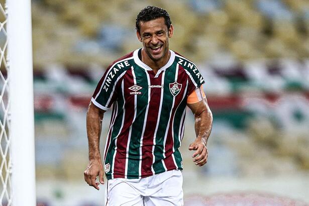 Fred comemorando um gol com a camisa do Fluminense, em partida realizada no Maracanã