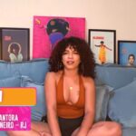 Atriz Maria em gravação da chamada do BBB 22