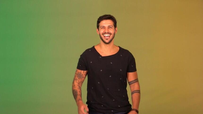 Natural de São José dos Campos, Rodrigo é mais uma participante do BBB 22 revelado.