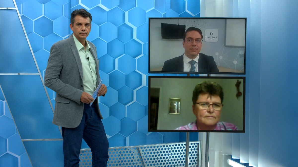 Apresentador Renato Dias durante trecho do Aparecida debate, episódio de 15 de fevereiro