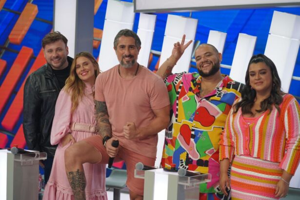 Léo Fuchs, Carolina Dieckmann, Marcos Mion, Gominho e Preta Gil no palco do Caldeirão