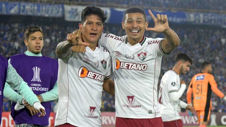 Jogadores do Fluminense comemorando gol contra o Millionarios, pela Libertadores