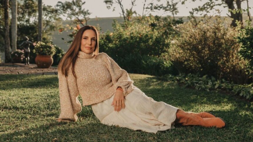 Ivete Sangalo na capa de seu novo álbum Onda Boa