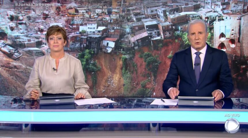 Christina Lemos e Celso Freitas na bancada do Jornal da Record - edição de 31 de janeiro