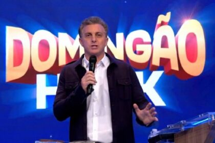 Luciano Huck nos estúdios do Domingão