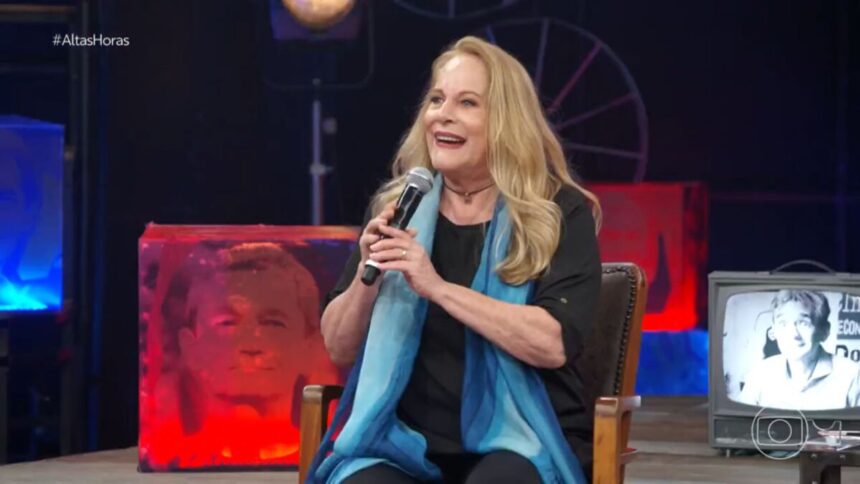 Lucinha Lins participando do programa Altas Horas, na TV Globo