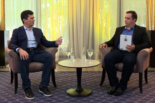 Sergio Moro e Eduardo Miranda durante gravação da entrevista para o Aparecida Debate